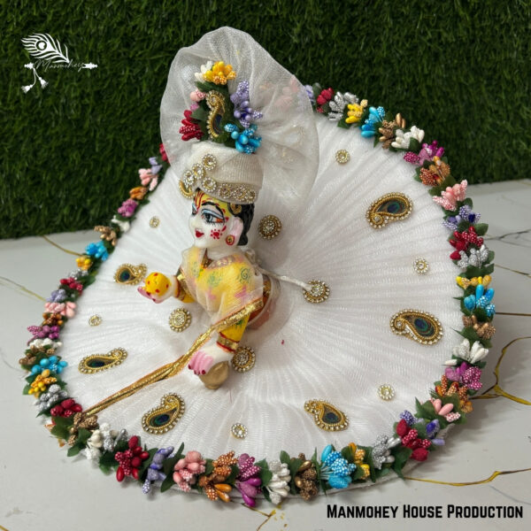 Elegant White Laddu Gopal Dress – Floral Bead Work Krishna Ji Poshak with Golden Embellishments - Image 4